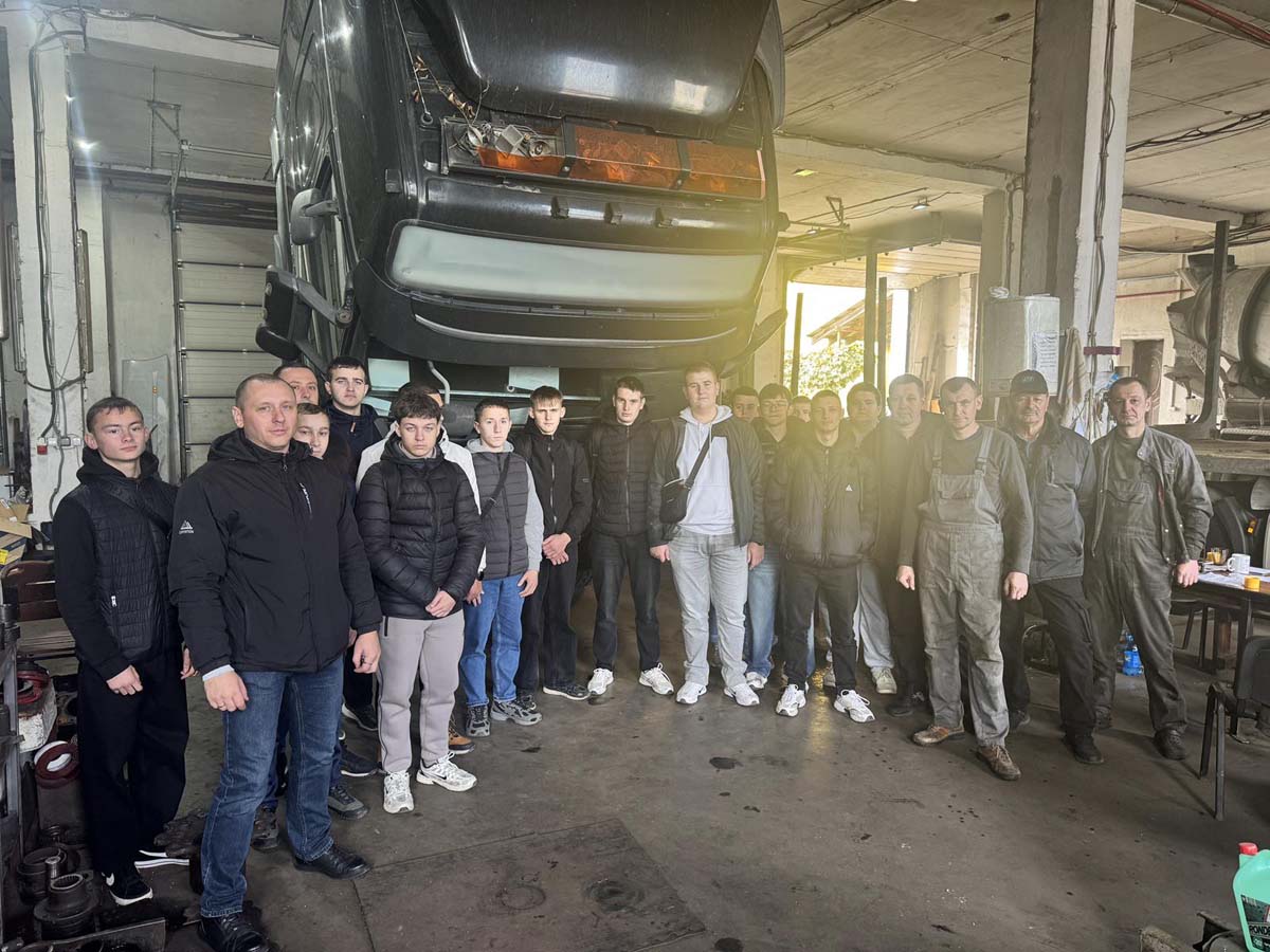 Навчальна екскурсія до автосервісу «T.I.R. 612 кілометр»