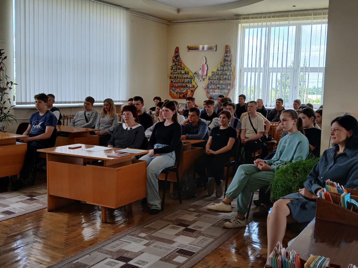Зустріч із поетом Ігорем Борщиком