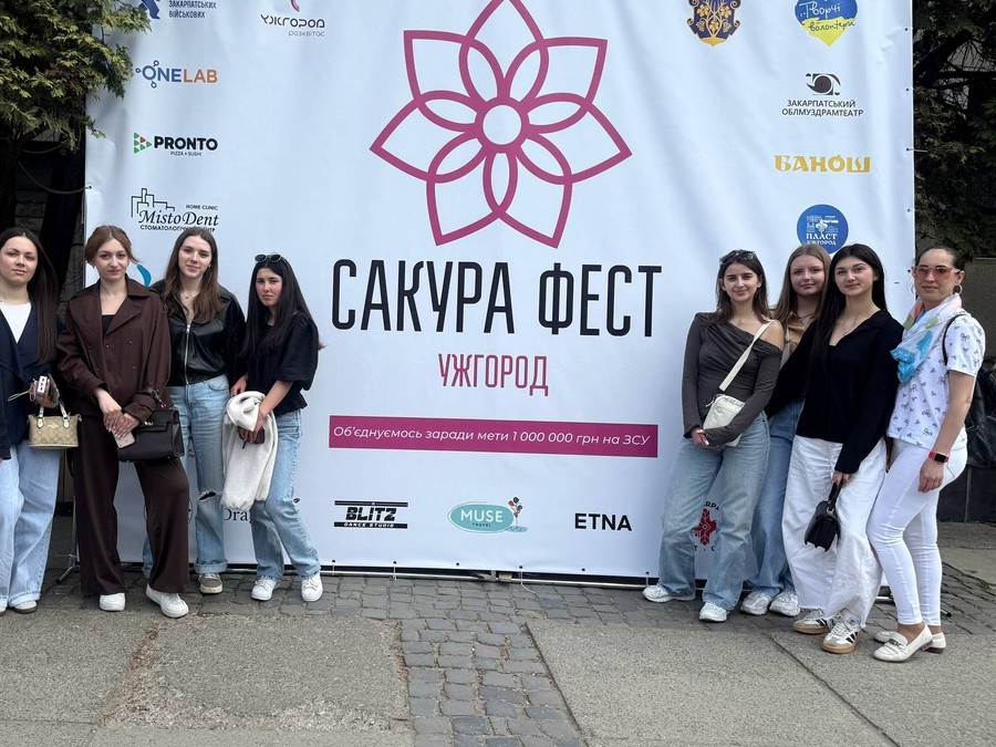 Незабутній тур на фестиваль сакур 