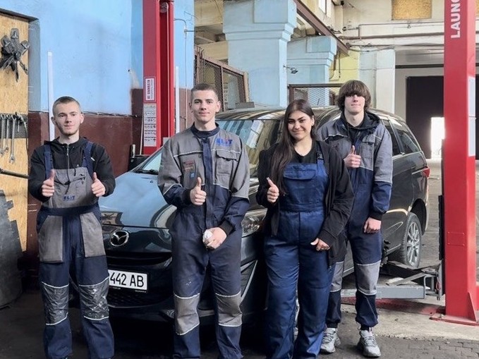 Практичний інтенсив із заміни моторної оливи