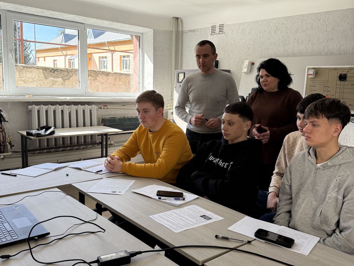 Майстер-клас із дослідження роботи сонячної електростанції
