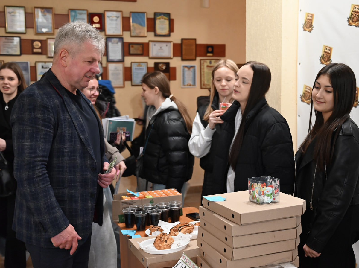 Великодній ярмарок задля ПЕРЕМОГИ